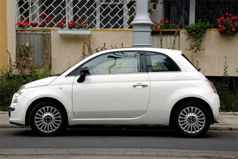 fiat 500 weißer Fiat 500 – Beispiel für Gebrauchtwagenankauf Wachtberg